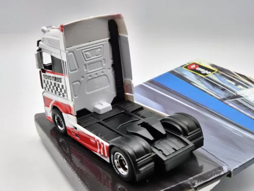 Mercedes-Benz Actros Gigaspace 4x2 truck (white) - Bburago - 1:43