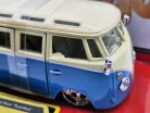 Volkswagen Transporter - Samba - Bburago - 1:32 1/32 model car