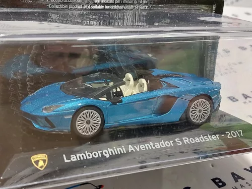 Lamborghini Aventador Roadster (2017) - Newsstand - 1:43