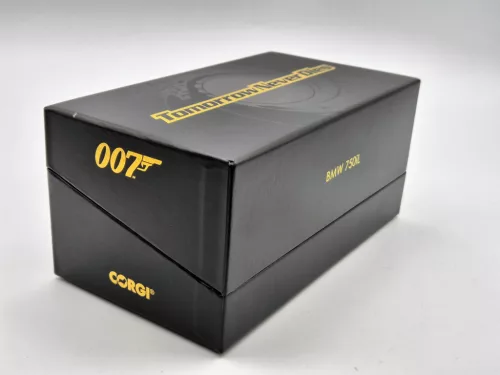 BMW E38 750iL - James Bond Tomorrow Never Dies (1997) - Corgi - 1:36 - gift boxed