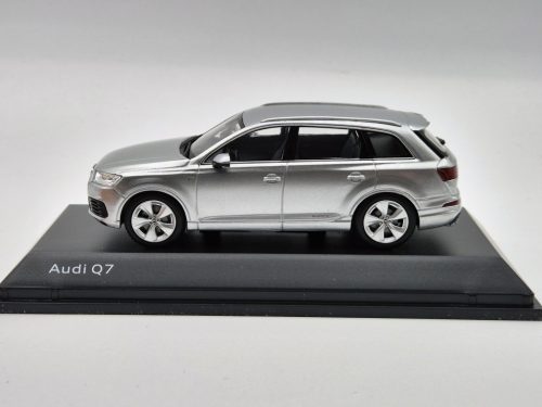 Audi Q7 V8 TDI Quattro S-line (2014) - Spark-Model - 1:43
