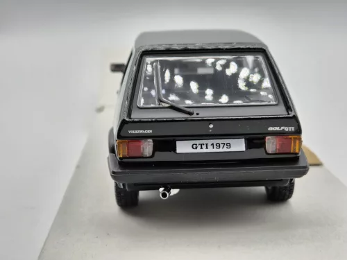 Volkswagen VW Golf I GTI (1976) - Bburago- 1:24 - black