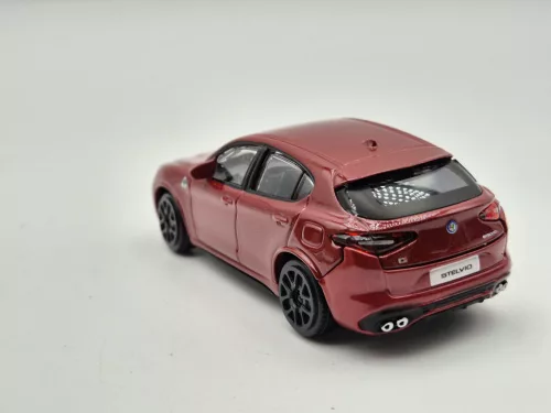 Alfa Romeo Stelvio Q4 V6 Biturbo - red - Bburago - 1:43