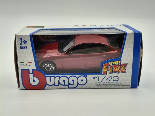 Alfa Romeo Giulia (2015) - Bburago - 1:43