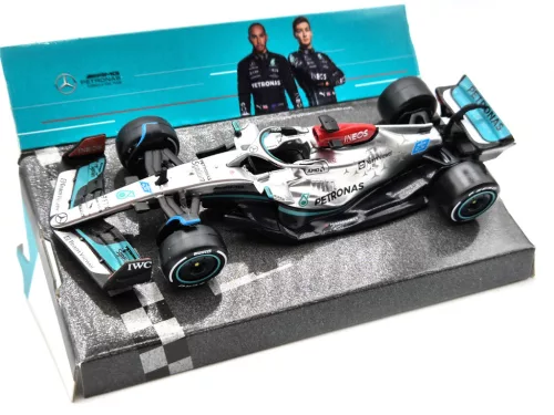 Mercedes - AMG Petronas F1 W13E #63 (2022) - George Russell - Bburago - 1:43