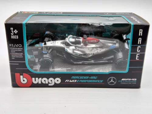 Mercedes - AMG Petronas F1 W13E #63 (2022) - George Russell - Bburago - 1:43