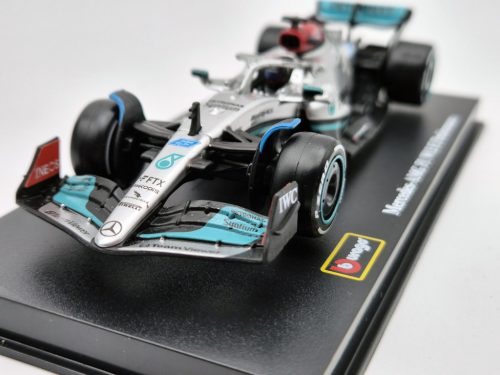 Mercedes - AMG Petronas F1 W13E #63 (2022) - George Russell - WITH DRIVER - Bburago - 1:43