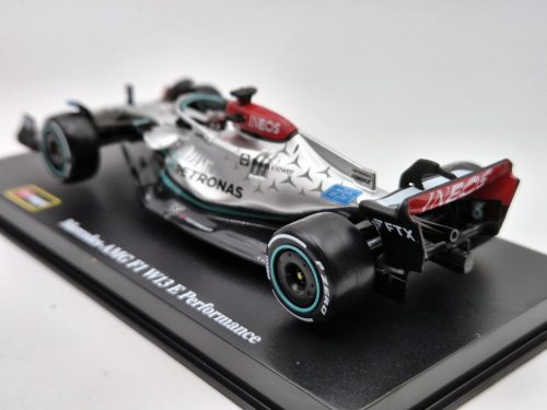 Mercedes - AMG Petronas F1 W13E #63 (2022) - George Russell - WITH DRIVER - Bburago - 1:43