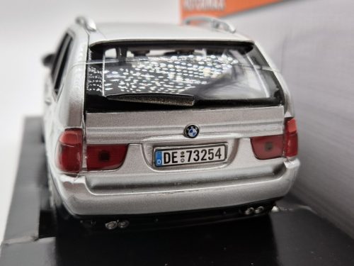 BMW E53 X5 (2001) - Motor Max - 1:24