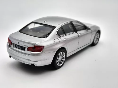 BMW F10 535i - Welly - 1:34 model car