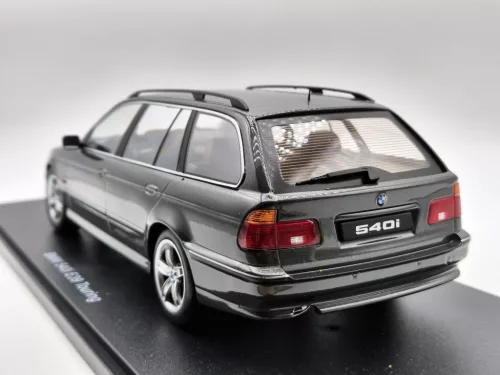 BMW E39 540i touring (1997) - gray - KK Scale - 1:18