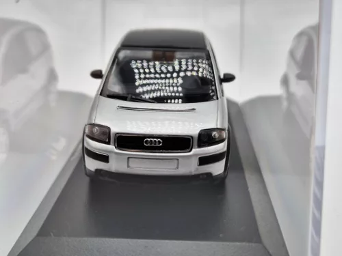 Audi A2 (2000) - silver - Maxichamps - 1:43