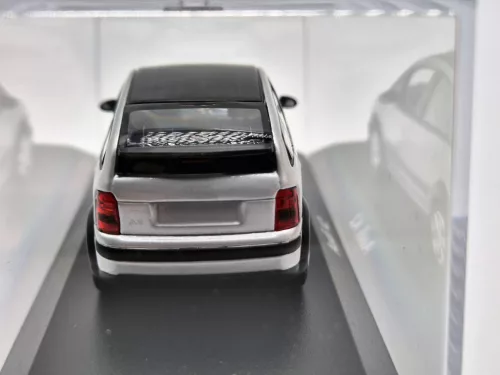 Audi A2 (2000) - silver - Maxichamps - 1:43