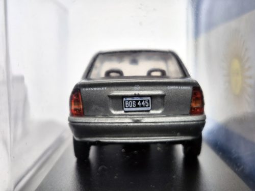 Opel / Chevrolet Corsa GLS (1997) - Newsstand - 1:43