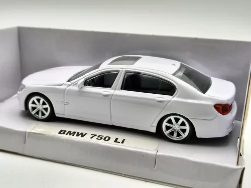 BMW F02 750Li (2018) - white - Rastar - 1:43