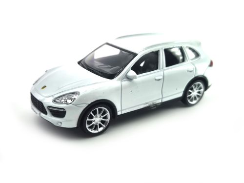 Porsche Cayenne - white (2014) - RMZ City - 1:43 - faulty
