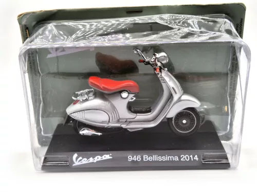 Vespa 946 Bellissima (2014) - Newsstand - 1:18