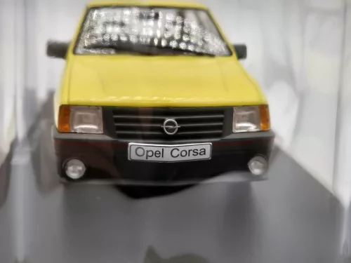 Opel Corsa 1.3 SR (1983) - Newsstand - 1:24