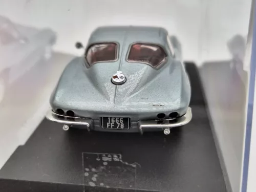 Chevrolet Corvette Stingray (1963) - Newsstand - 1:43