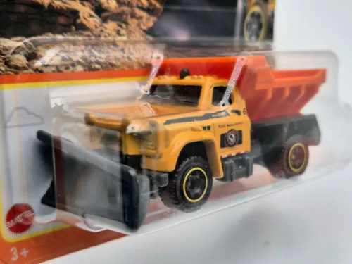 Plow Master 6000 snowplow - 64/100 - blister pack - Matchbox - 1:64