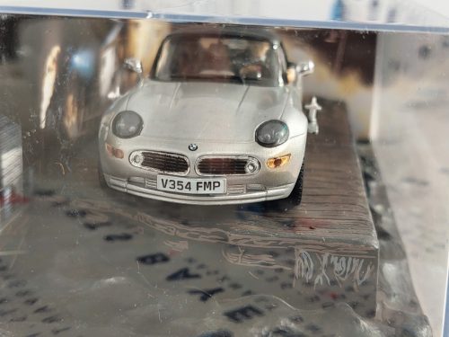 BMW Z8 - James Bond - The World is not Enough - The World is not Enough - Edicola - 1:43