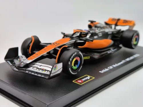 McLaren MCL60 F1 #81 (2023) - British GP 4th - Oscar Piastri - WITH DRIVER - BBurago - 1:43