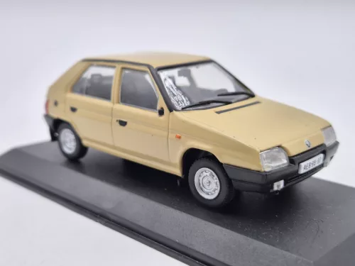 Skoda Favorit - Edicola - 1:43 - opened / without packaging / with minor defect