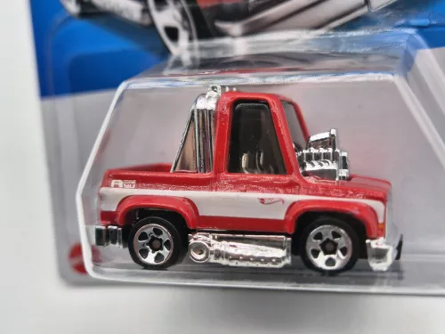 Hot Wheels Toon'D Chevy Silverado (1983) - Tooned 4/5 - 104/250 - long carded