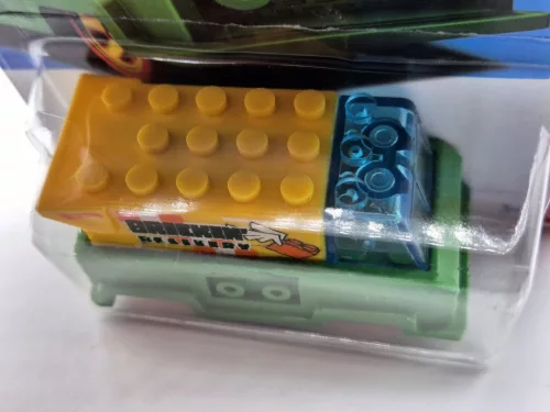 Hot Wheels Brickin' Delivery - Brick Rides 3/5 - 58/250 - long carded