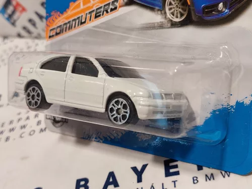 Volkswagen VW Jetta - Bora - (2000) - white - Maisto - 1:64