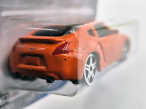 Nissan 370z (2020) - orange/black - Maisto - 1:64