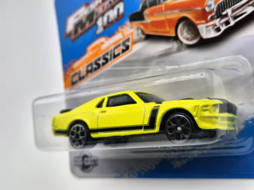 Ford Mustang Boss 302 (2013) - yellow/black - Maisto - 1:64