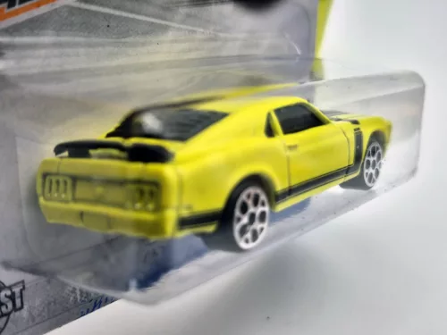 Ford Mustang Boss 302 (2013) - yellow/black - Maisto - 1:64