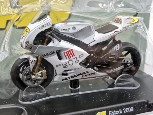 MotoGP - Yamaha YZR M1 #46 (2009) motorcycle - Valentino Rossi - Newsstand - 1:18