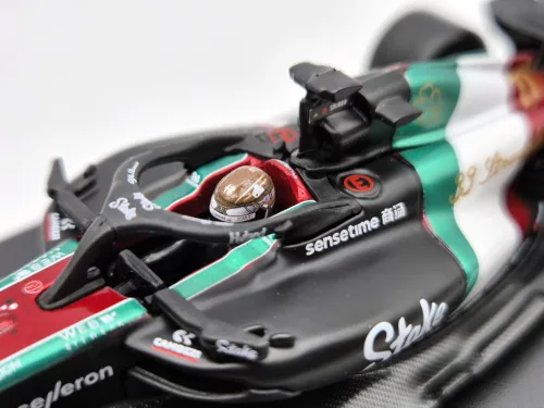 Alfa Romeo C43 F1 #77 (2023) - Monza Italy GP - Valtteri Bottas - WITH DRIVER - Bburago - 1:43