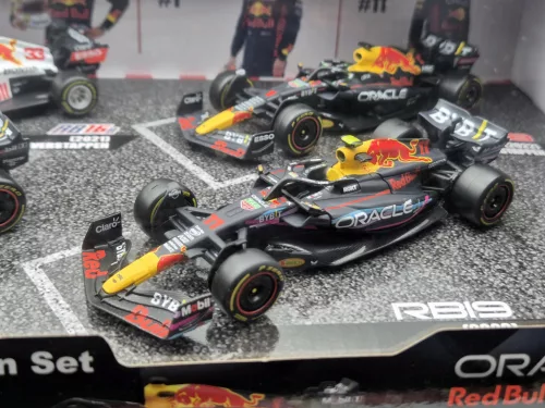 Red Bull F1 set - 2023 RB19 Max Verstappen - 2023 RB19 Sergio Perez (Miami) - 2022 RB18 Max Verstappen - 2021 RB16B Max Verstappen (Turkish GP) - Bburago -1:43