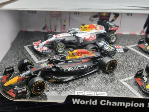 Red Bull F1 set - 2023 RB19 Max Verstappen - 2023 RB19 Sergio Perez (Miami) - 2022 RB18 Max Verstappen - 2021 RB16B Max Verstappen (Turkish GP) - Bburago -1:43