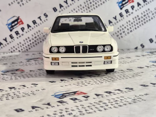 BMW E30 M3 (1987) - white - Minichamps - 1:18