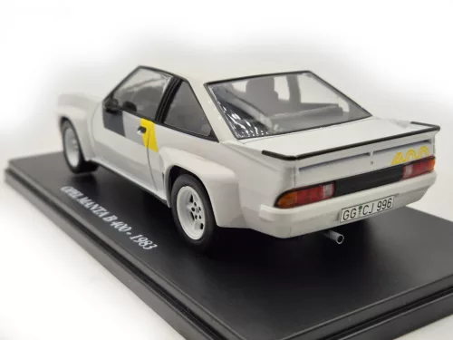 Opel Manta B 400 - Newsstand - 1:24