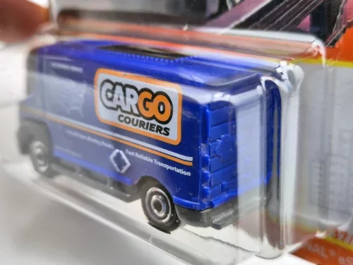 International eStar (2009) - 2023 37/100 - long card - Matchbox - 1:64