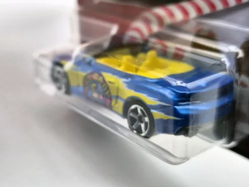 Matchbox Candy - Chevrolet Chevy Camaro Convertible (2016) - 5/6 - long card - Matchbox - 1:64