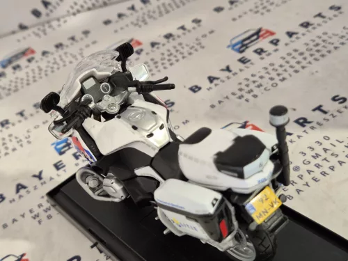 BMW R1200RT police Netherlands - Holland police motorcycle - Maisto - 1:18