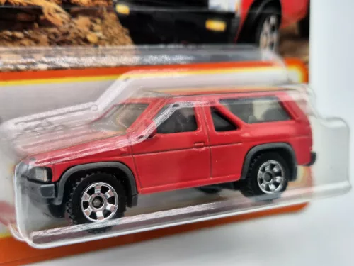 Nissan Pathfinder (1985) - 54/100 - blister pack - Matchbox - 1:64