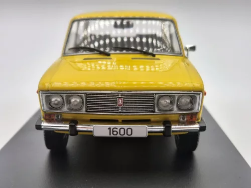 Lada 1600 LS - WhiteBox - 1:24