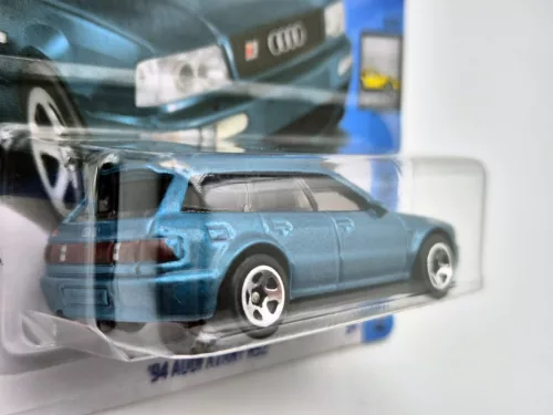 HW Audi Avant RS2 (1994) - Factory Fresh 9/10 - 133/250 - Hot Wheels - 1:64