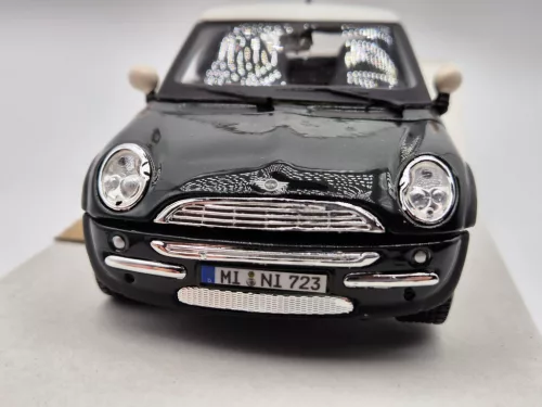 Mini Cooper (2006) - dark green - Maisto - 1:24