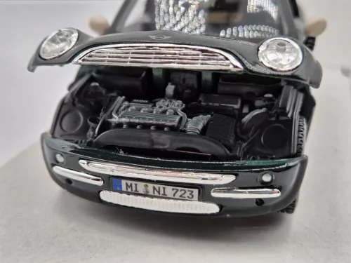 Mini Cooper (2006) - dark green - Maisto - 1:24