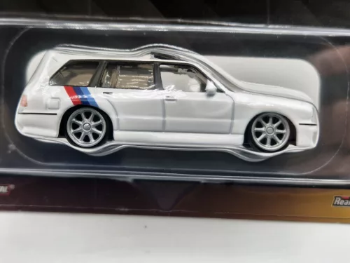 Hot Wheels Elite 64 BMW 318i Touring (1990) - Hot Wheels - 1:64
