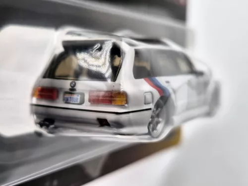 Hot Wheels Elite 64 BMW 318i Touring (1990) - Hot Wheels - 1:64