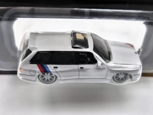 Hot Wheels Elite 64 BMW 318i Touring (1990) - Hot Wheels - 1:64